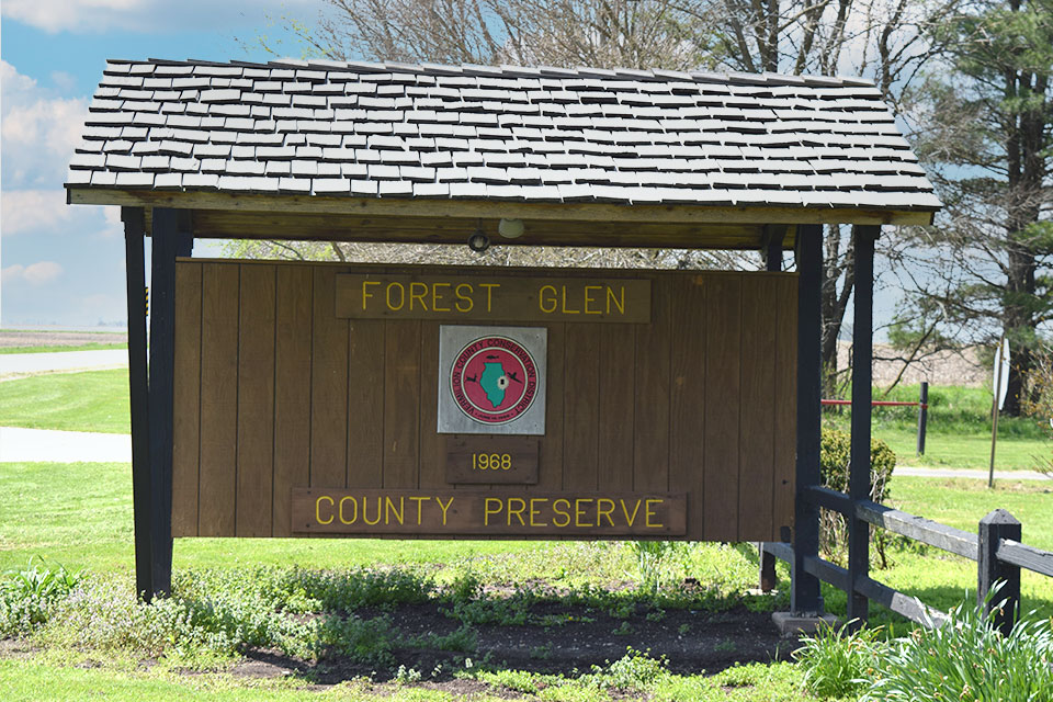 Forest Glen County Preserve Entrance Sign